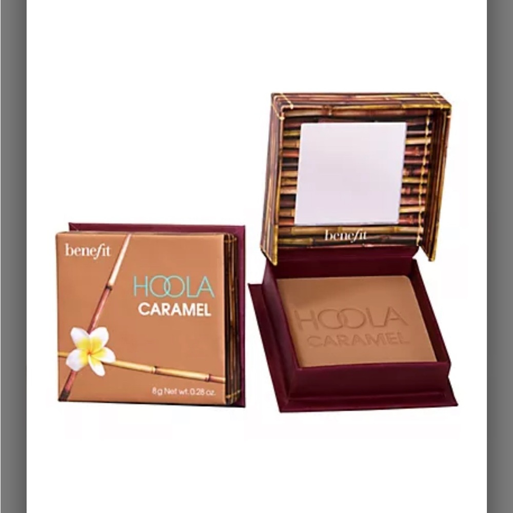 Benefit Hoola Caramel Bronzing Powder
